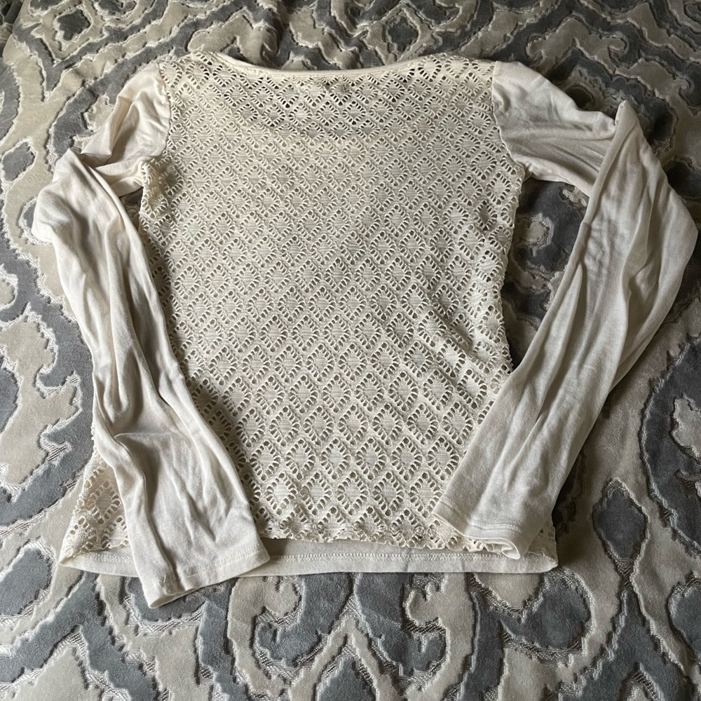 Aeropostale Off white long sleeve shirt with lace back. PreLoved condition